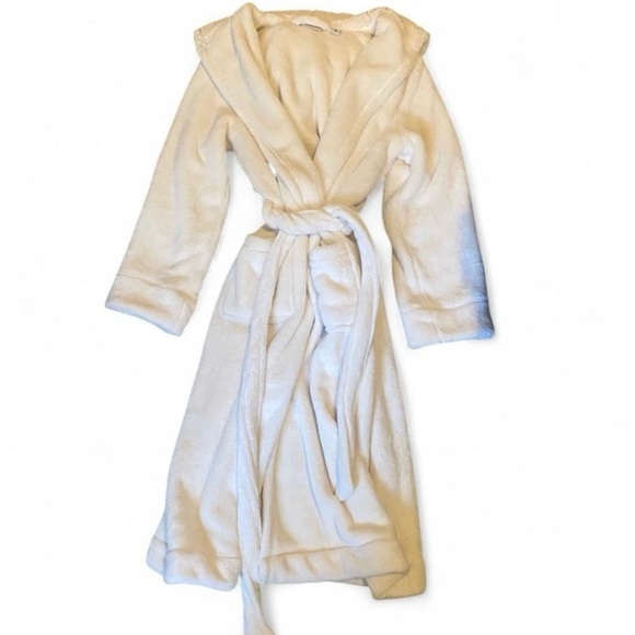 LL Bean Medium Women's Wicked Plush Robe Cream Brand New No tag - Picture 3 of 16
